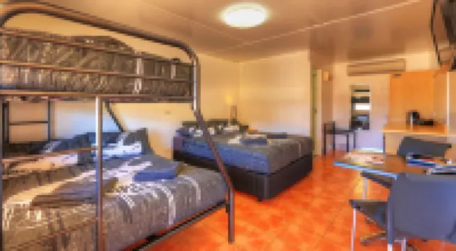 Halls Creek Motel Hotels in 