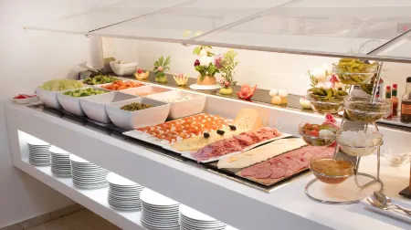 Port Vista Oro Отели рядом с достопримечательностью «Дворец Бенидорма»