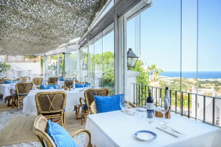 Hotel la Fonda Отели рядом с достопримечательностью «Памятник Коломаресу»