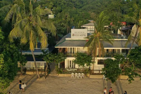 Suites by Eco Hotel El Nido Отели рядом с достопримечательностью «El Nido Sailing»