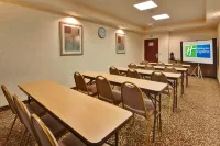 Holiday Inn Express Delano Hwy 99