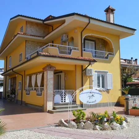 Miu' B&B , Ciampino , Villa Con Piscina e Parcheggio Privato