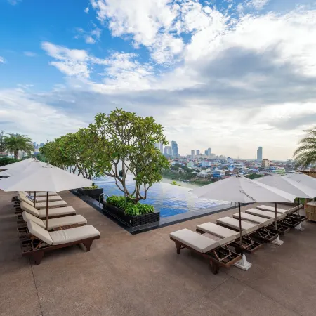 SUN & MOON, Riverside Hotel