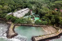 Hawaii Resort Family Suites Hotels near Anyer