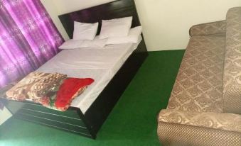 Royal Cottage Hotel & Restaurant