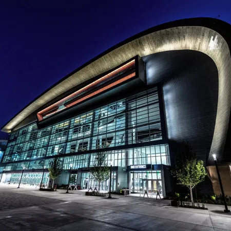 Holiday Inn MILWAUKEE RIVERFRONT by IHG