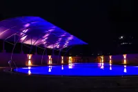 Nepalirika Hotel Biratchowk - С бассейном