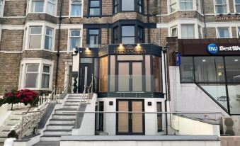 Eden Escapes Serviced Apartments