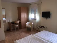 Pension im Wirtshaus Himberg Hotels in Asbach