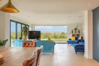 Beautiful Barn Conversion - Orchard Escape for 12! Hotels in Evesham