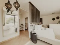 Comfy Studios فنادق في بينالمادينا