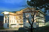 Tsherim Resort Hotel a 