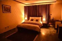 New Hotel Couple in Karachi