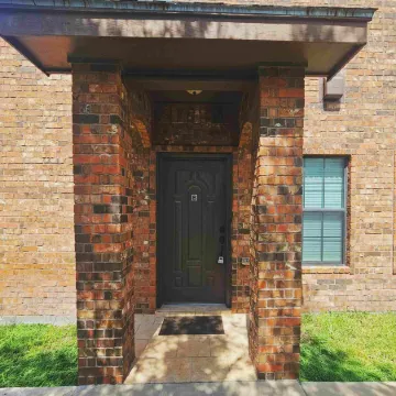 Apartment near University
