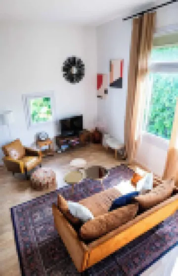 Elegant 2 Bedroom Triplex with Parking Honfleur