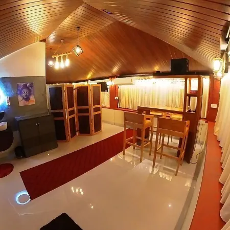 Makam Holiday Home