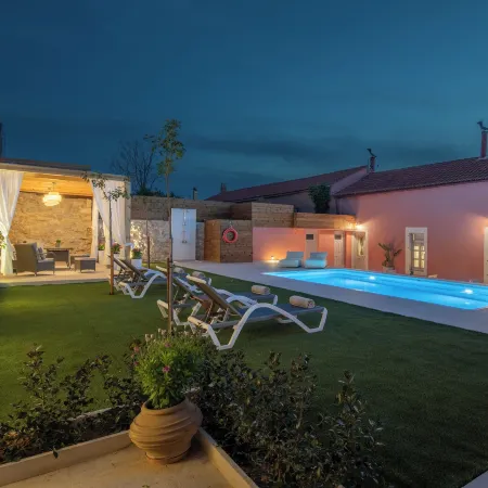 Arhontiko Arhanes Suites
