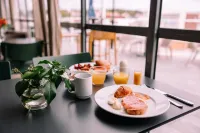 Badholmen Restaurang & Hotell Hotels near Oskarshamns Stadsbibliotek