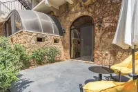 Casa Batroun Lofts Hotel a Tehoum