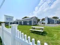 Kingfisher Oceanside Hotels in Dennis Port