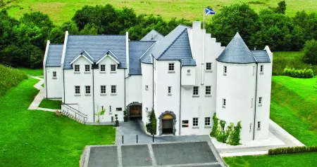 Glenskirlie Castle Hotel Отели в г. Килсит