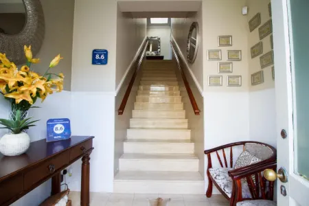 Musgrave Avenue Guest Lodge Отели в г. Береа