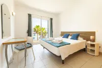 B06 - Top-Floor Marina 2 Bed Apartment - Homestays