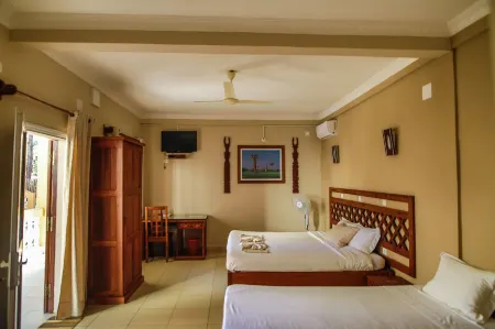 Laguna Beach Отели в г. Морондава