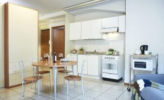 Leopoldo Residence