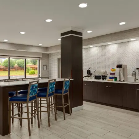 Days Inn & Suites by Wyndham Prattville-Montgomery