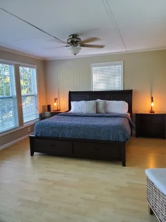 Rest and relaxation in this cozy waterfront home in Cadiz