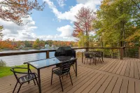 Lakefront Retreat - Cozy Fireplace, Lake View, Dock & Kayaks