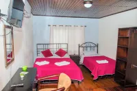 Aloj Entero 1km Juan Santamaría Airport Hotels in 