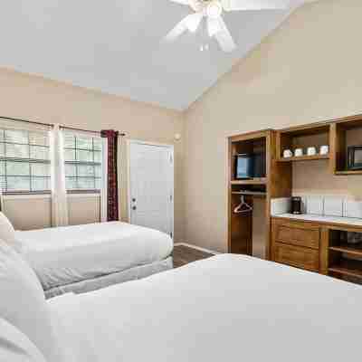 The Claire Hotel Rooms