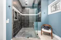 Tranquil Retreat - Modern Rustic Charm, Close to University Hotels in Guilford County