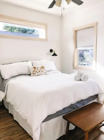 Newly Built 1-bedroom house w/ deck, W/D, full kitchen, WiFi in SANDPOINT