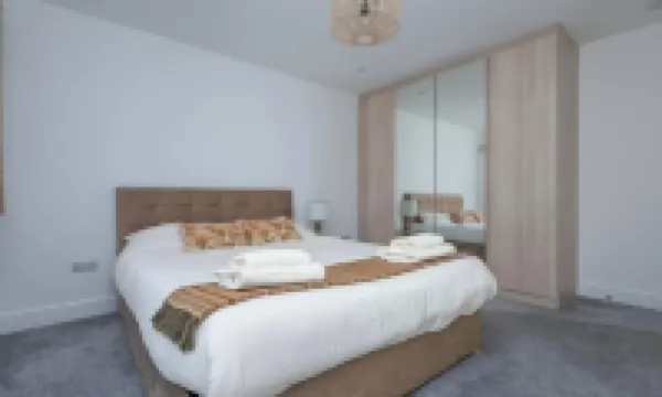 Spacious and Stylish Holiday Home in Greater London