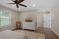 New build 5-bedroom waterfront lake house in Saratoga Springs