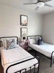 Good Vibes 2-Bedroom Apartment in Waukee - Central Location & Modern Comforts