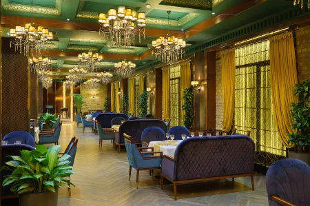 East Star Hotel Отели рядом с достопримечательностью «Соборная мечеть Биби-Ханум»