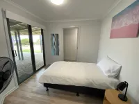 Beachfront Tickera Roundhouse - sea views inside and out - peaceful family home