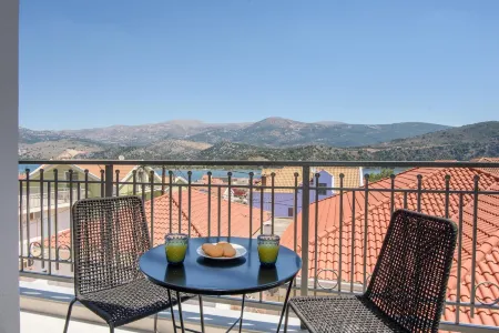Deluxe 2Br Suite with Sea Views to Argostoli Bay