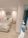 Lovely 1-Bed Apartment in Lac1 Tunis Hotels in El Khadra