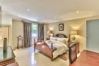 Villa Jesdene Hotels in Claremont
