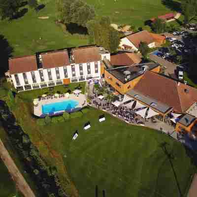 Domaine de Charmeil Hotel Exterior