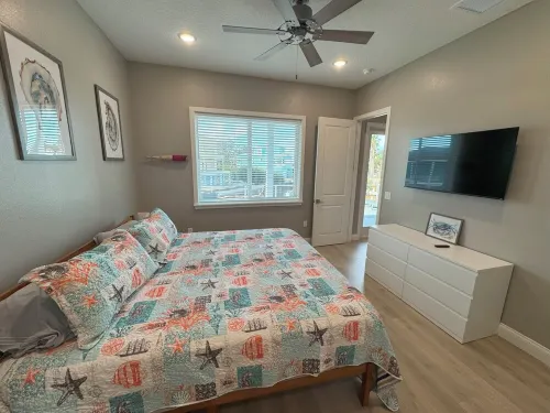 Driftwood Isles - New Gulf View Home with Large deck, Elevator and more! Hotels in Hudson