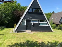 House m.WLan, Sky, near the beach, renovated, dogs welcome, fully fenced Hotels in Damp