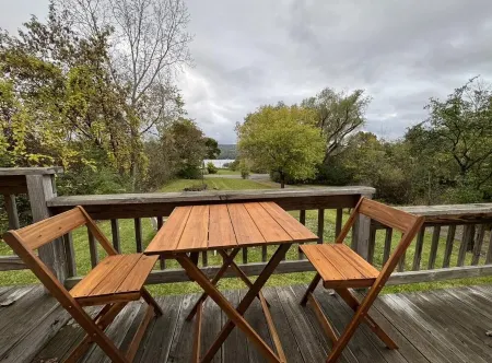 Mi Casa Tu Casa: Lakeview, Hot Tub, Pets, Walk to Wineries