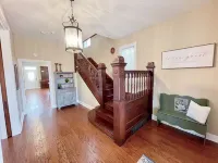 Elm Street Escape- Easy Access to Alton & STL