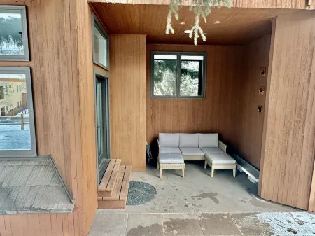 BC and Vail - Luxe Mountain Retreat - Nottingham Lake